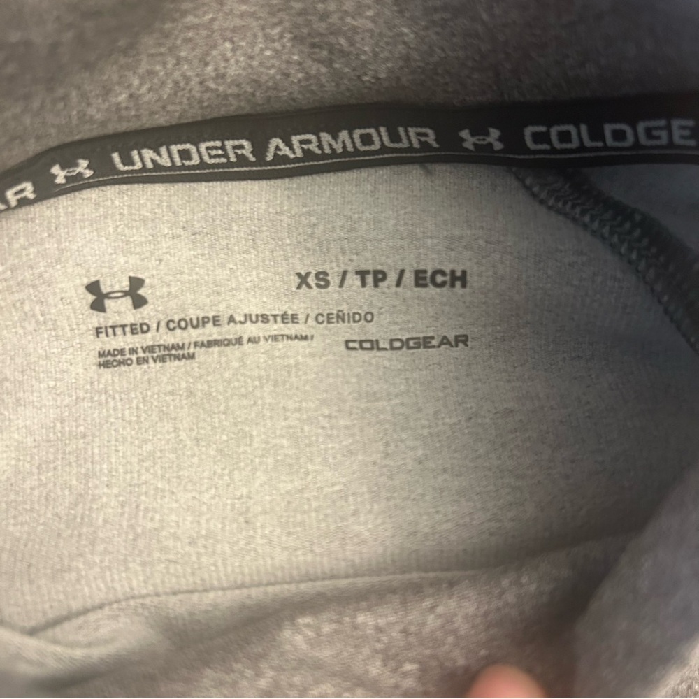 Under Armour Womens Neck T-Shirt, Charcoal Light Heather Black, X-Small New - Picture 5 of 9